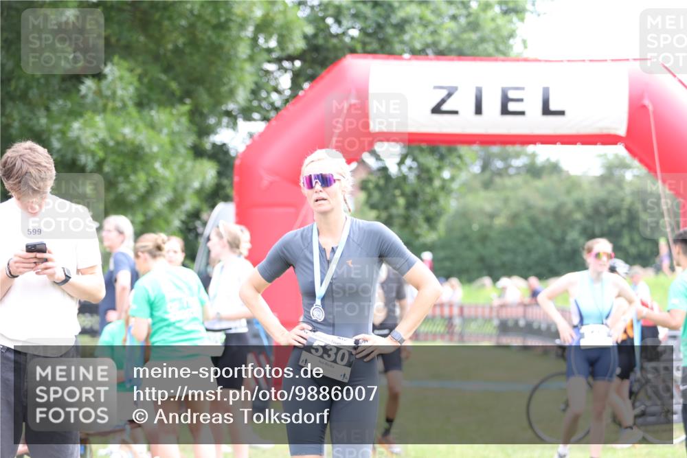 21.06.2026 - 29. Vierlanden-Triathlon Andreas Tolksdorf http://msf.ph/oto/9886007 21.06.2026 11:30:05 Ziel 406, 614, 406, 614 meine-sportfotos.de