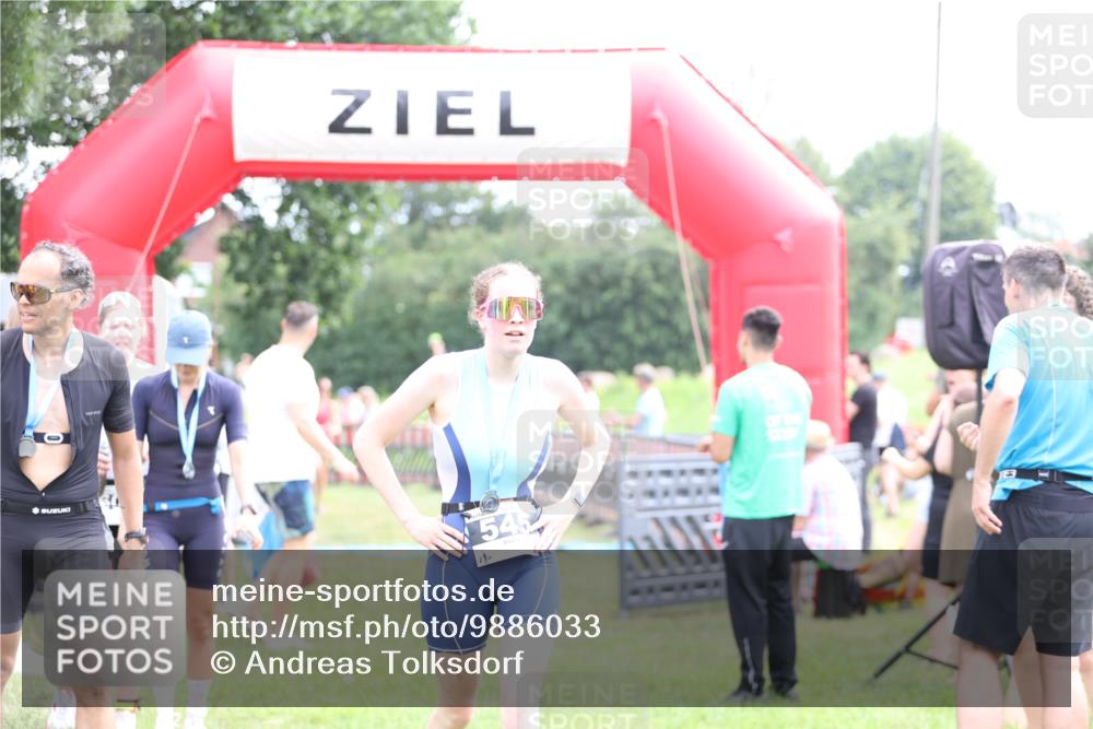 21.06.2026 - 29. Vierlanden-Triathlon Andreas Tolksdorf http://msf.ph/oto/9886033 21.06.2026 11:30:12 Ziel 406, 614, 406, 614 meine-sportfotos.de