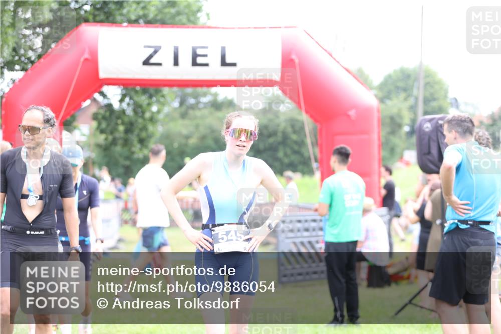 21.06.2026 - 29. Vierlanden-Triathlon Andreas Tolksdorf http://msf.ph/oto/9886054 21.06.2026 11:30:12 Ziel 406, 614, 406, 614 meine-sportfotos.de