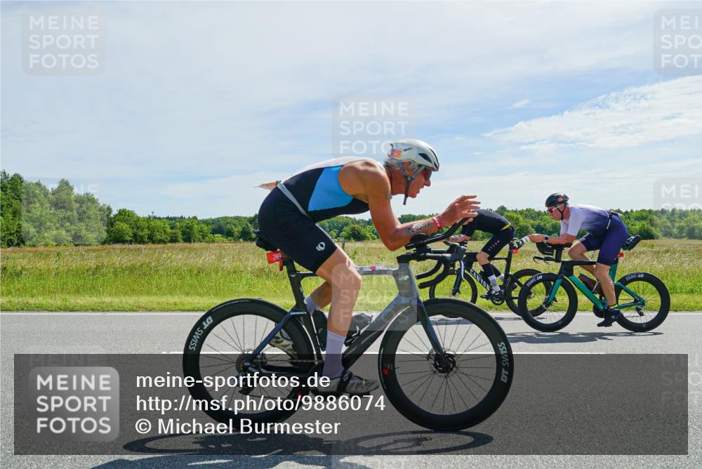 21.06.2026 - Viking Triathlon Michael Burmester http://msf.ph/oto/9886074 21.06.2026 11:44:19 Radfahren 44, 84, 163, 166, 199, 211, 252, 282, 289, 348, 348, 374, 387, 411, 463, 509, 561, 608, 613, 643, 670 meine-sportfotos.de