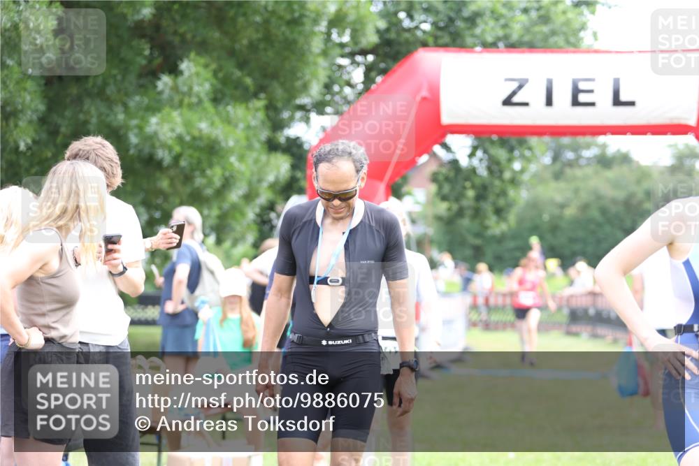 21.06.2026 - 29. Vierlanden-Triathlon Andreas Tolksdorf http://msf.ph/oto/9886075 21.06.2026 11:30:14 Ziel 406, 614, 406, 614 meine-sportfotos.de