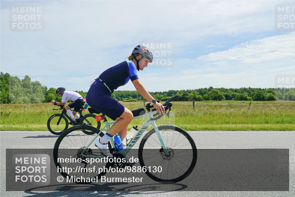 21.06.2026 - Viking Triathlon Michael Burmester http://msf.ph/oto/9886130 21.06.2026 11:45:42 Radfahren 8, 46, 123, 138, 186, 259, 438, 495, 532 meine-sportfotos.de