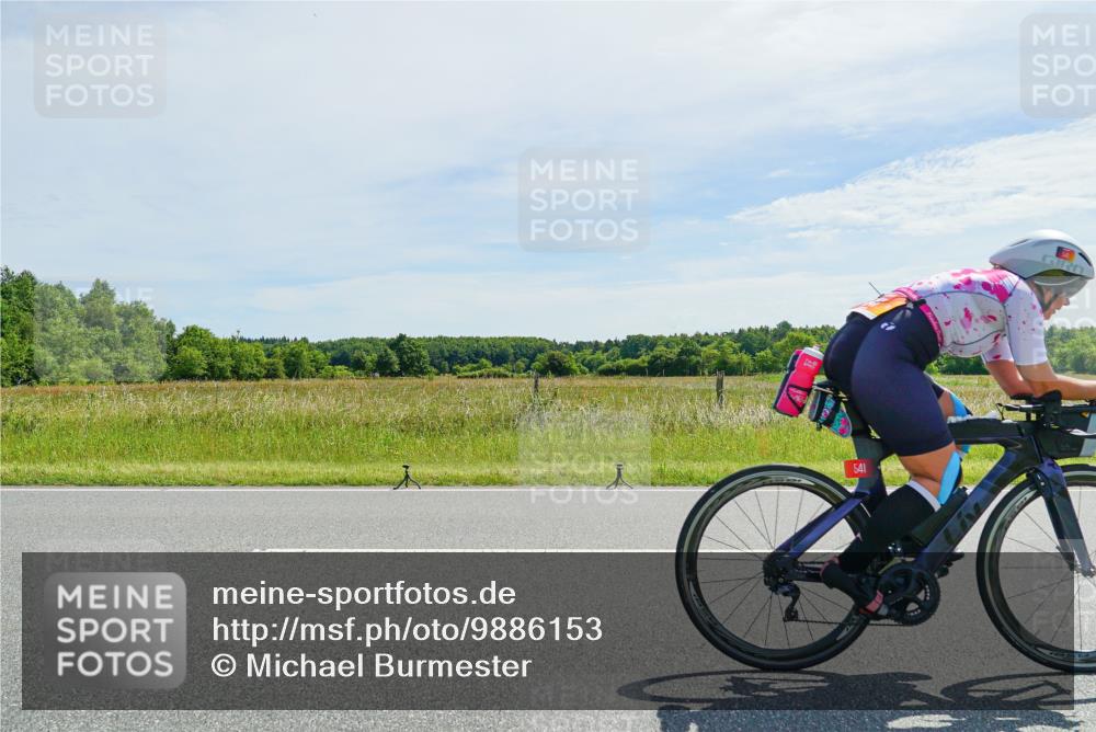 21.06.2026 - Viking Triathlon Michael Burmester http://msf.ph/oto/9886153 21.06.2026 11:45:56 Radfahren 46, 60, 111, 138, 186, 186, 212, 227, 227, 245, 495, 532, 532, 541, 562 meine-sportfotos.de