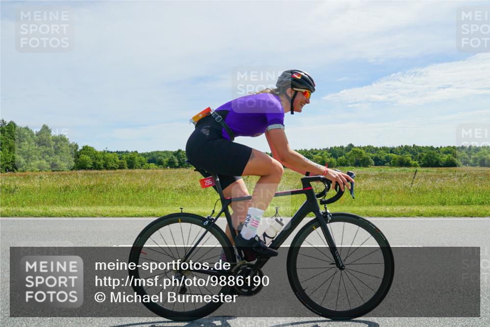 21.06.2026 - Viking Triathlon Michael Burmester http://msf.ph/oto/9886190 21.06.2026 11:46:31 Radfahren 87, 95, 154, 181, 181, 295, 335, 355, 409, 462, 527, 649, 649, 655 meine-sportfotos.de
