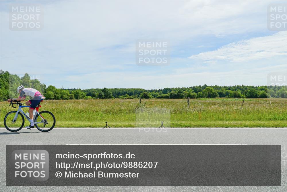 21.06.2026 - Viking Triathlon Michael Burmester http://msf.ph/oto/9886207 21.06.2026 11:46:33 Radfahren 87, 95, 154, 181, 181, 295, 355, 409, 462, 527, 649, 649, 655 meine-sportfotos.de