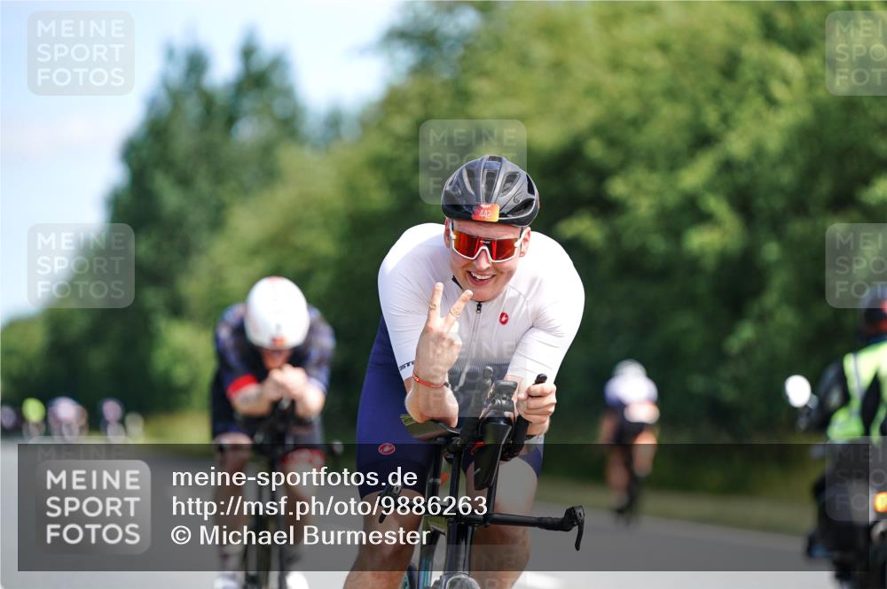 21.06.2026 - Viking Triathlon Michael Burmester http://msf.ph/oto/9886263 21.06.2026 11:26:32 Radfahren 77, 99, 141, 141, 429, 442, 462, 560, 653 meine-sportfotos.de