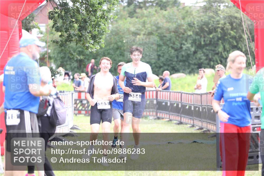 21.06.2026 - 29. Vierlanden-Triathlon Andreas Tolksdorf http://msf.ph/oto/9886283 21.06.2026 11:31:09 Ziel 338, 616, 622, 338, 616, 622 meine-sportfotos.de