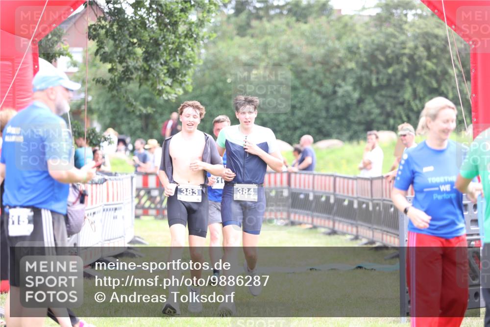 21.06.2026 - 29. Vierlanden-Triathlon Andreas Tolksdorf http://msf.ph/oto/9886287 21.06.2026 11:31:09 Ziel 338, 616, 622, 338, 616, 622 meine-sportfotos.de