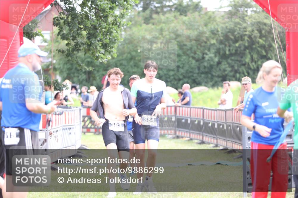 21.06.2026 - 29. Vierlanden-Triathlon Andreas Tolksdorf http://msf.ph/oto/9886299 21.06.2026 11:31:09 Ziel 338, 616, 622, 338, 616, 622 meine-sportfotos.de