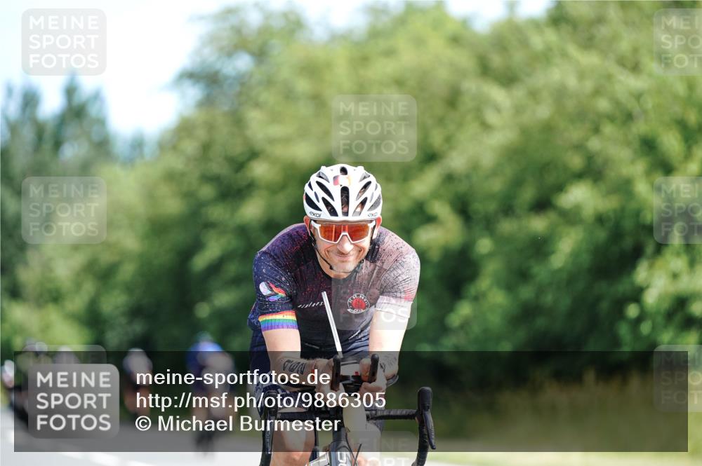 21.06.2026 - Viking Triathlon Michael Burmester http://msf.ph/oto/9886305 21.06.2026 11:26:36 Radfahren 77, 99, 141, 141, 387, 429, 442, 462, 560, 653 meine-sportfotos.de