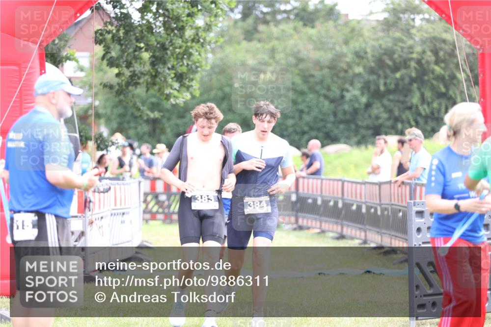 21.06.2026 - 29. Vierlanden-Triathlon Andreas Tolksdorf http://msf.ph/oto/9886311 21.06.2026 11:31:09 Ziel 338, 616, 622, 338, 616, 622 meine-sportfotos.de