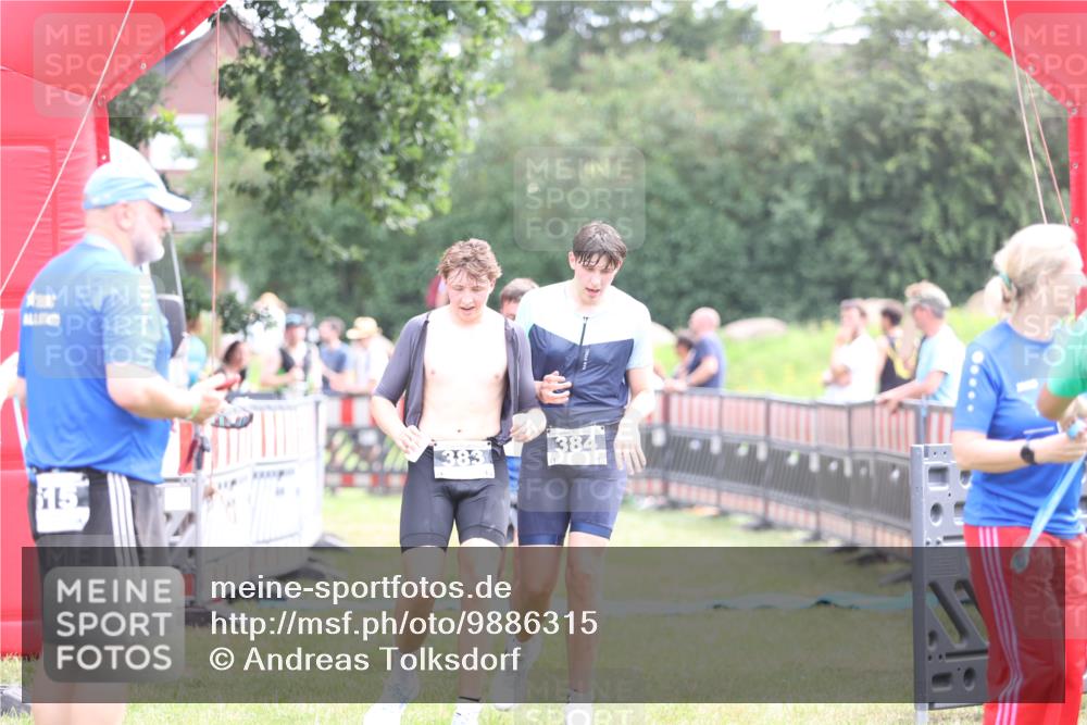 21.06.2026 - 29. Vierlanden-Triathlon Andreas Tolksdorf http://msf.ph/oto/9886315 21.06.2026 11:31:09 Ziel 338, 616, 622, 338, 616, 622 meine-sportfotos.de