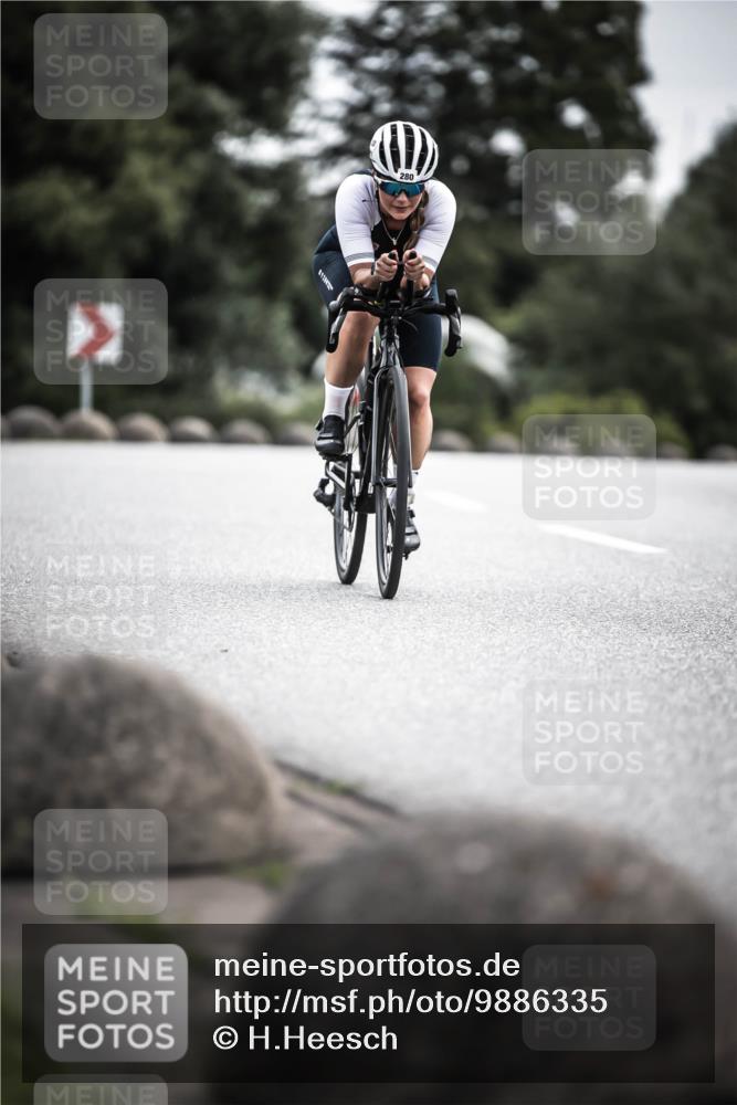 21.06.2026 - 29. Vierlanden-Triathlon H.Heesch http://msf.ph/oto/9886335 21.06.2026 10:40:39 Radfahren 151, 280 meine-sportfotos.de