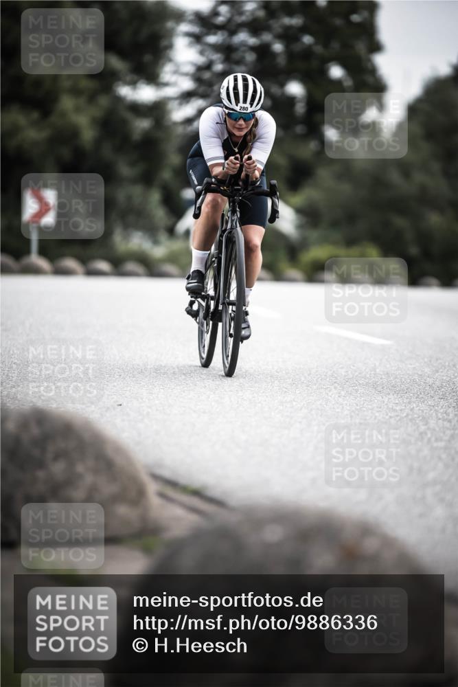 21.06.2026 - 29. Vierlanden-Triathlon H.Heesch http://msf.ph/oto/9886336 21.06.2026 10:40:39 Radfahren 151, 280 meine-sportfotos.de