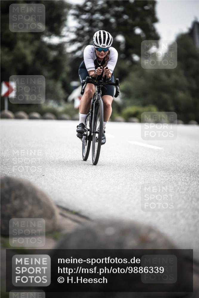 21.06.2026 - 29. Vierlanden-Triathlon H.Heesch http://msf.ph/oto/9886339 21.06.2026 10:40:39 Radfahren 151, 280 meine-sportfotos.de