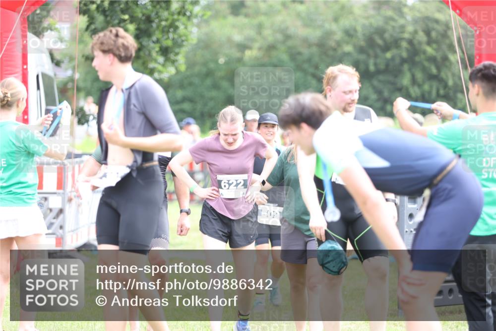 21.06.2026 - 29. Vierlanden-Triathlon Andreas Tolksdorf http://msf.ph/oto/9886342 21.06.2026 11:31:24 Ziel 509, 622, 509, 622 meine-sportfotos.de
