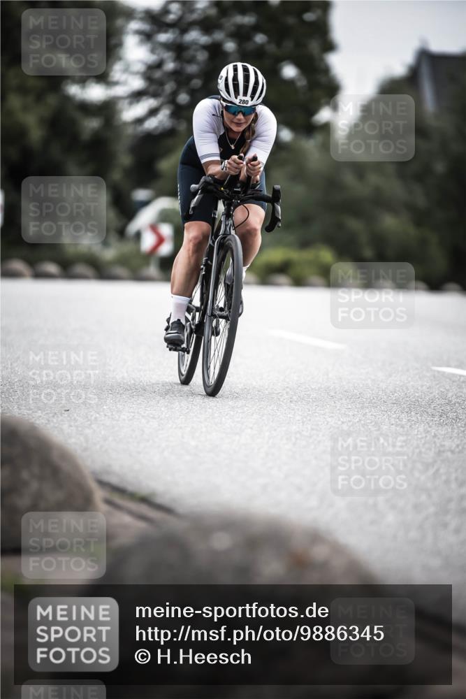 21.06.2026 - 29. Vierlanden-Triathlon H.Heesch http://msf.ph/oto/9886345 21.06.2026 10:40:39 Radfahren 151, 280 meine-sportfotos.de