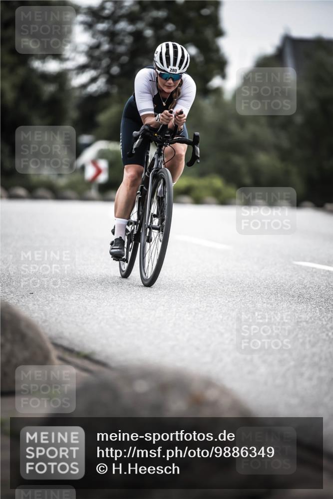21.06.2026 - 29. Vierlanden-Triathlon H.Heesch http://msf.ph/oto/9886349 21.06.2026 10:40:39 Radfahren 151, 280 meine-sportfotos.de