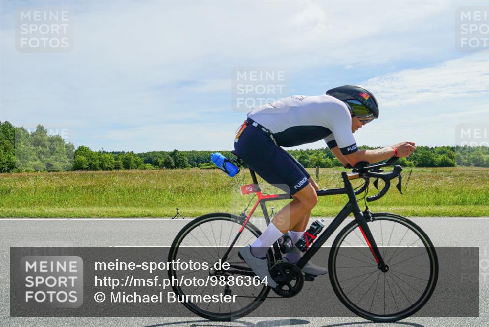21.06.2026 - Viking Triathlon Michael Burmester http://msf.ph/oto/9886364 21.06.2026 11:48:09 Radfahren 37, 97, 189, 427, 474, 559, 601, 651 meine-sportfotos.de