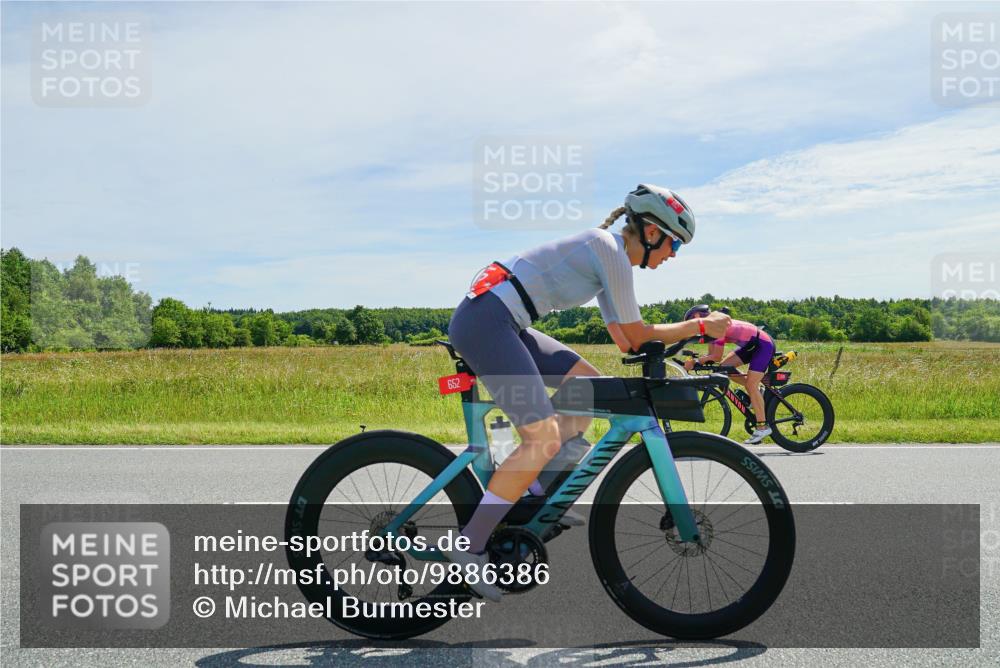 21.06.2026 - Viking Triathlon Michael Burmester http://msf.ph/oto/9886386 21.06.2026 11:48:27 Radfahren 34, 45, 97, 125, 125, 150, 150, 188, 197, 250, 303, 327, 340, 434, 485, 553, 553, 616, 622, 622, 651, 651, 652, 663, 665, 669 meine-sportfotos.de