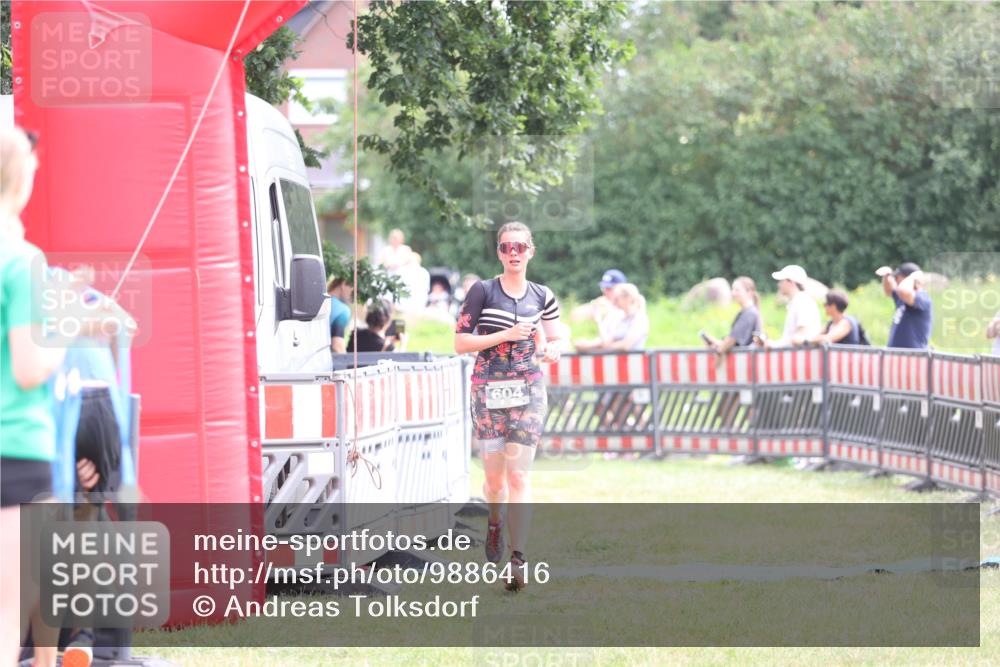 21.06.2026 - 29. Vierlanden-Triathlon Andreas Tolksdorf http://msf.ph/oto/9886416 21.06.2026 11:31:53 Ziel 604, 604 meine-sportfotos.de