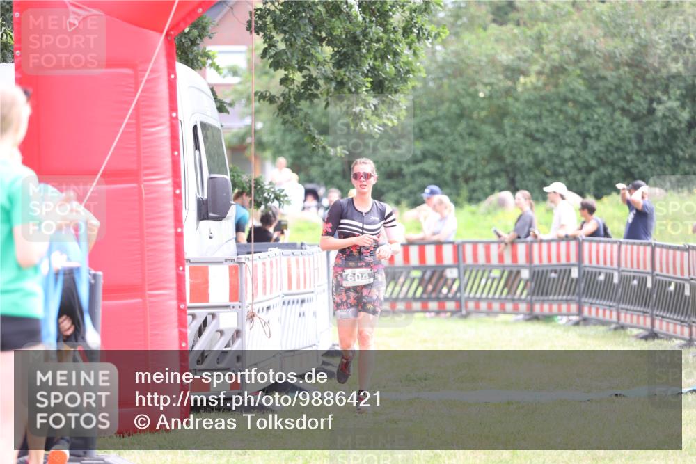 21.06.2026 - 29. Vierlanden-Triathlon Andreas Tolksdorf http://msf.ph/oto/9886421 21.06.2026 11:31:53 Ziel 604, 604 meine-sportfotos.de