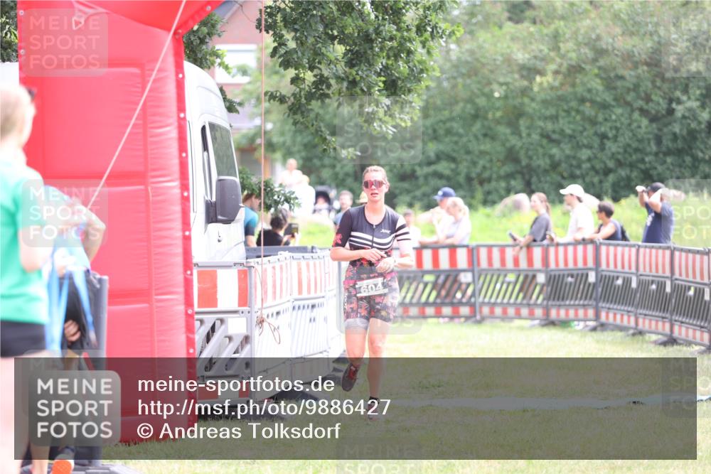 21.06.2026 - 29. Vierlanden-Triathlon Andreas Tolksdorf http://msf.ph/oto/9886427 21.06.2026 11:31:54 Ziel 604, 604 meine-sportfotos.de