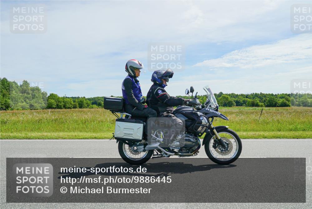 21.06.2026 - Viking Triathlon Michael Burmester http://msf.ph/oto/9886445 21.06.2026 11:48:43 Radfahren 125, 150, 250, 250, 283, 291, 305, 434, 553, 616, 622, 669 meine-sportfotos.de
