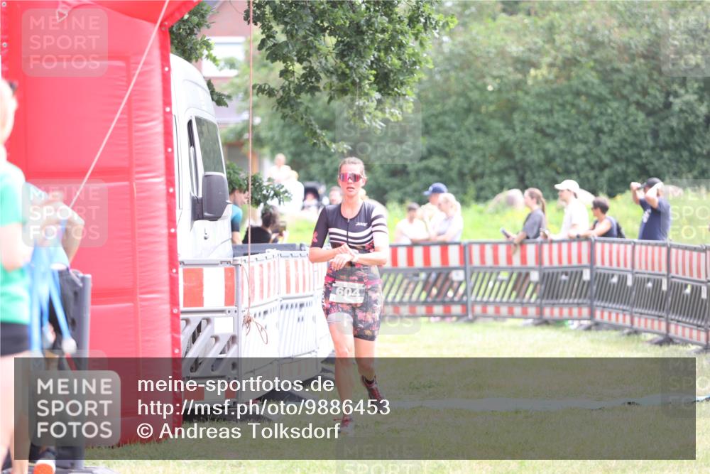 21.06.2026 - 29. Vierlanden-Triathlon Andreas Tolksdorf http://msf.ph/oto/9886453 21.06.2026 11:31:54 Ziel 604, 604 meine-sportfotos.de