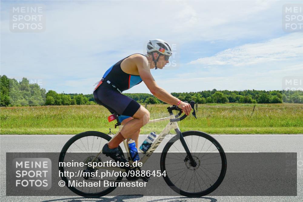21.06.2026 - Viking Triathlon Michael Burmester http://msf.ph/oto/9886454 21.06.2026 11:48:45 Radfahren 125, 150, 250, 250, 283, 291, 305, 434, 553, 616, 622, 669 meine-sportfotos.de