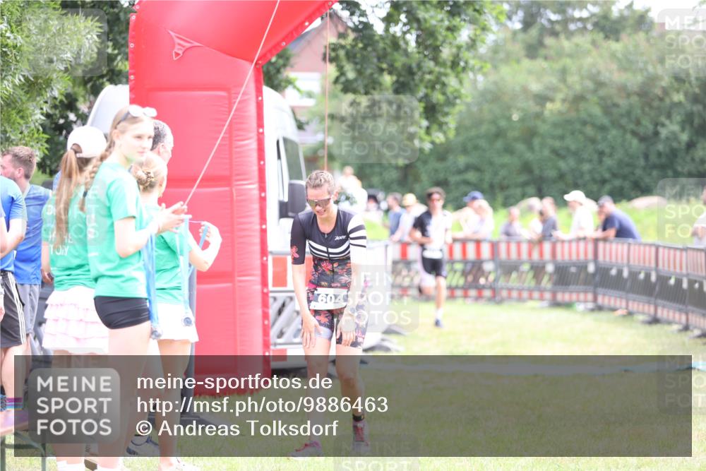 21.06.2026 - 29. Vierlanden-Triathlon Andreas Tolksdorf http://msf.ph/oto/9886463 21.06.2026 11:31:58 Ziel 604, 604 meine-sportfotos.de