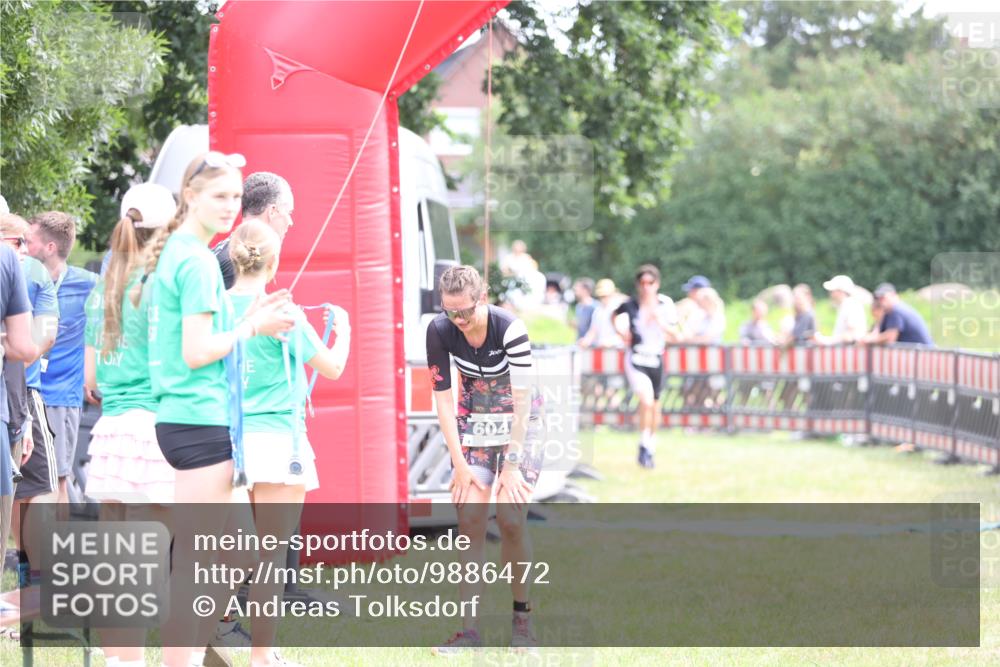 21.06.2026 - 29. Vierlanden-Triathlon Andreas Tolksdorf http://msf.ph/oto/9886472 21.06.2026 11:31:58 Ziel 604, 604 meine-sportfotos.de