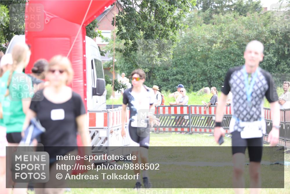 21.06.2026 - 29. Vierlanden-Triathlon Andreas Tolksdorf http://msf.ph/oto/9886502 21.06.2026 11:32:02 Ziel 581, 581 meine-sportfotos.de