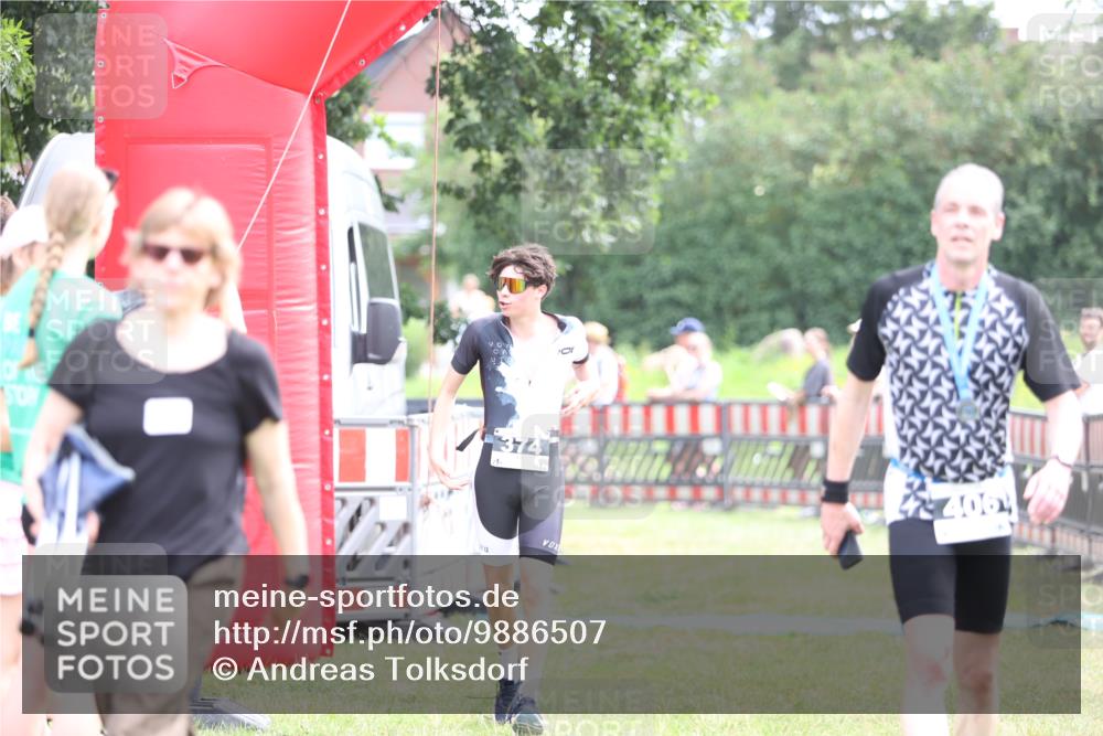 21.06.2026 - 29. Vierlanden-Triathlon Andreas Tolksdorf http://msf.ph/oto/9886507 21.06.2026 11:32:02 Ziel 581, 581 meine-sportfotos.de