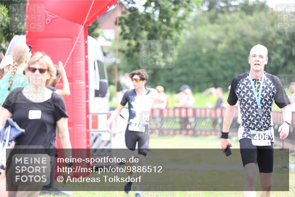21.06.2026 - 29. Vierlanden-Triathlon Andreas Tolksdorf http://msf.ph/oto/9886512 21.06.2026 11:32:02 Ziel 581, 581 meine-sportfotos.de