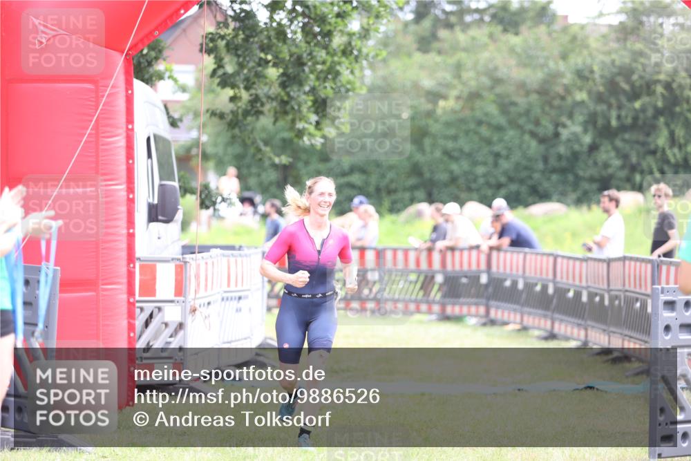 21.06.2026 - 29. Vierlanden-Triathlon Andreas Tolksdorf http://msf.ph/oto/9886526 21.06.2026 11:32:13 Ziel 403, 581, 403, 581 meine-sportfotos.de