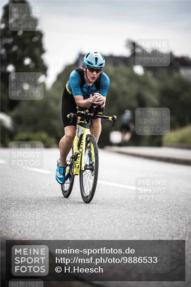 21.06.2026 - 29. Vierlanden-Triathlon H.Heesch http://msf.ph/oto/9886533 21.06.2026 10:41:03 Radfahren 265, 301 meine-sportfotos.de