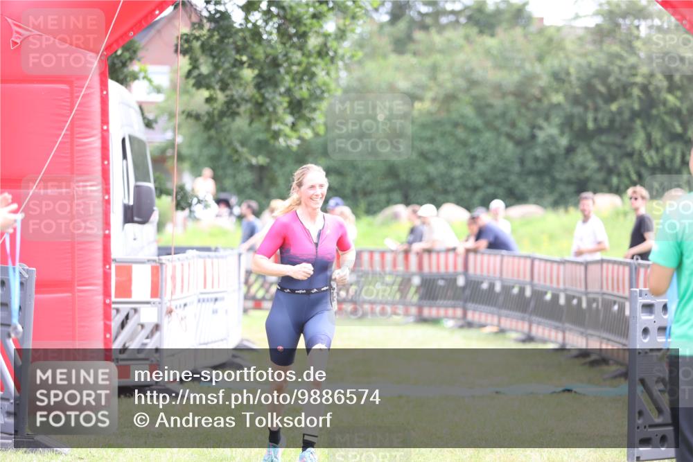 21.06.2026 - 29. Vierlanden-Triathlon Andreas Tolksdorf http://msf.ph/oto/9886574 21.06.2026 11:32:13 Ziel 403, 581, 403, 581 meine-sportfotos.de