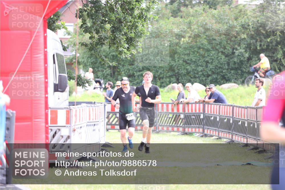 21.06.2026 - 29. Vierlanden-Triathlon Andreas Tolksdorf http://msf.ph/oto/9886578 21.06.2026 11:32:21 Ziel 403, 403 meine-sportfotos.de