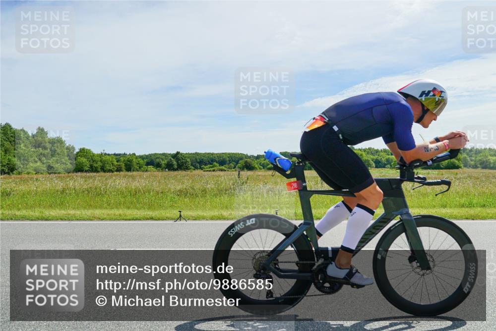 21.06.2026 - Viking Triathlon Michael Burmester http://msf.ph/oto/9886585 21.06.2026 11:50:09 Radfahren 40, 93, 152, 156, 218, 244, 272, 297, 300, 333, 393, 493, 519, 528, 614, 614, 633, 633 meine-sportfotos.de