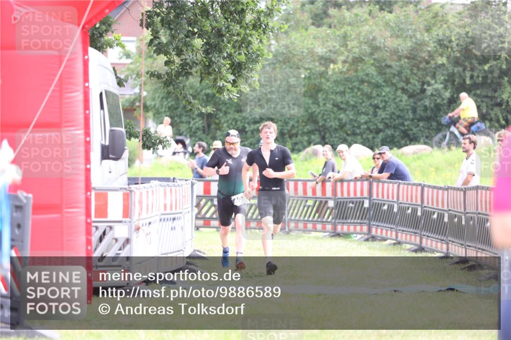21.06.2026 - 29. Vierlanden-Triathlon Andreas Tolksdorf http://msf.ph/oto/9886589 21.06.2026 11:32:21 Ziel 403, 403 meine-sportfotos.de