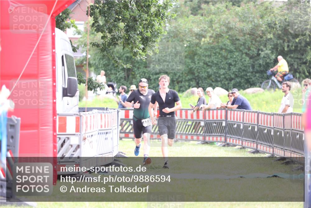 21.06.2026 - 29. Vierlanden-Triathlon Andreas Tolksdorf http://msf.ph/oto/9886594 21.06.2026 11:32:21 Ziel 403, 403 meine-sportfotos.de