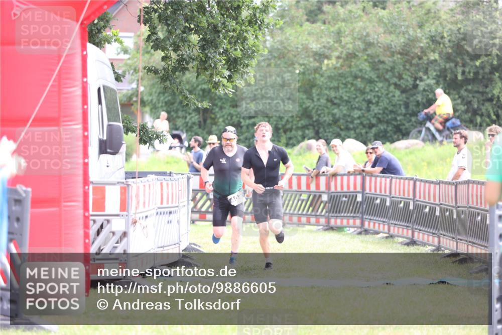 21.06.2026 - 29. Vierlanden-Triathlon Andreas Tolksdorf http://msf.ph/oto/9886605 21.06.2026 11:32:21 Ziel 403, 403 meine-sportfotos.de
