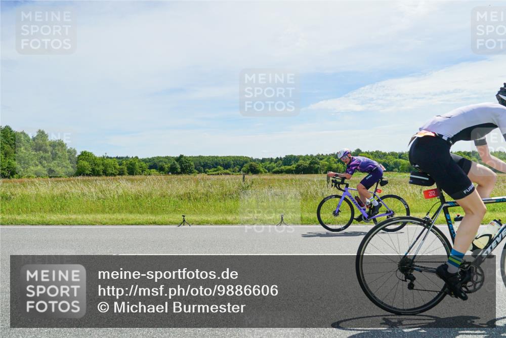 21.06.2026 - Viking Triathlon Michael Burmester http://msf.ph/oto/9886606 21.06.2026 11:50:18 Radfahren 33, 76, 152, 244, 272, 297, 297, 300, 333, 414, 519, 614, 633 meine-sportfotos.de