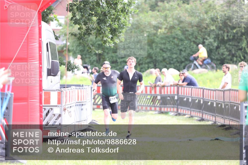 21.06.2026 - 29. Vierlanden-Triathlon Andreas Tolksdorf http://msf.ph/oto/9886628 21.06.2026 11:32:21 Ziel 403, 403 meine-sportfotos.de