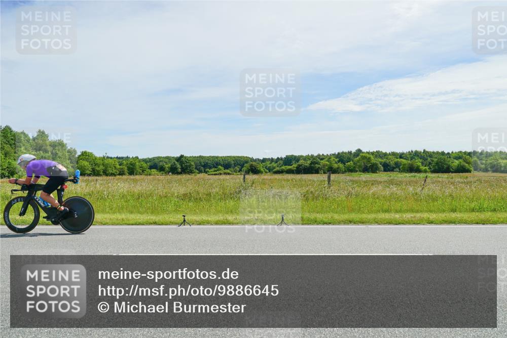 21.06.2026 - Viking Triathlon Michael Burmester http://msf.ph/oto/9886645 21.06.2026 11:50:35 Radfahren 33, 88, 92, 107, 151, 174, 229, 297, 351, 376, 385, 414, 422, 512, 557, 574, 618, 641, 641 meine-sportfotos.de