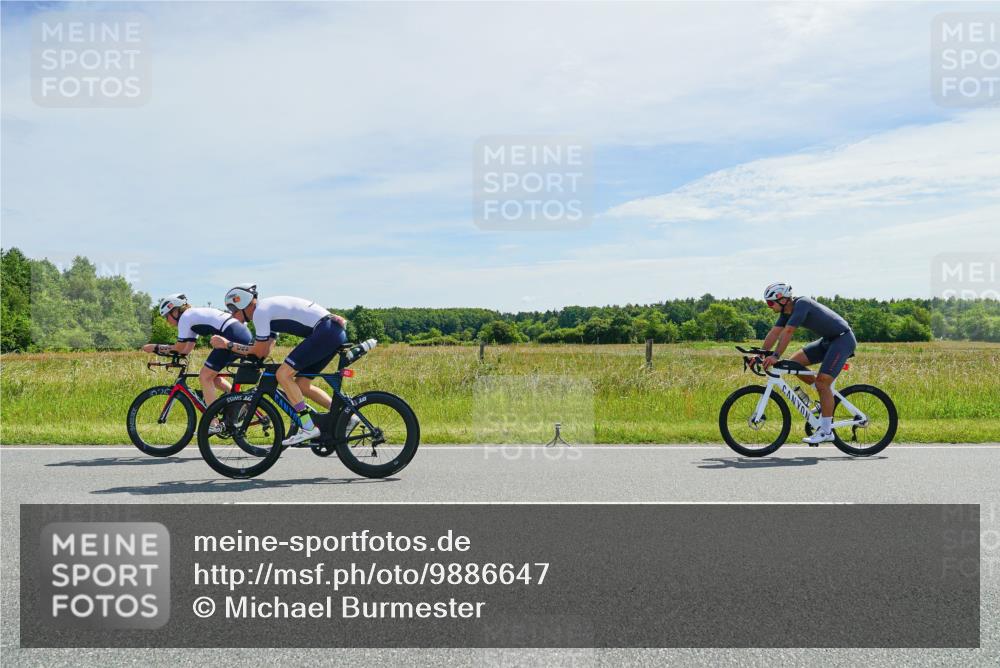 21.06.2026 - Viking Triathlon Michael Burmester http://msf.ph/oto/9886647 21.06.2026 11:50:36 Radfahren 33, 88, 92, 107, 151, 174, 229, 351, 376, 385, 414, 422, 512, 557, 574, 618, 641, 641 meine-sportfotos.de