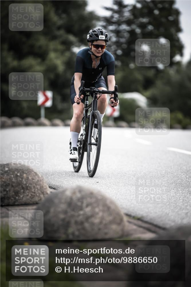 21.06.2026 - 29. Vierlanden-Triathlon H.Heesch http://msf.ph/oto/9886650 21.06.2026 10:41:33 Radfahren 221, 295, 397 meine-sportfotos.de