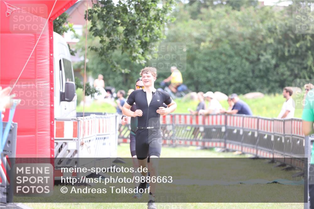 21.06.2026 - 29. Vierlanden-Triathlon Andreas Tolksdorf http://msf.ph/oto/9886663 21.06.2026 11:32:23 Ziel 403, 403 meine-sportfotos.de