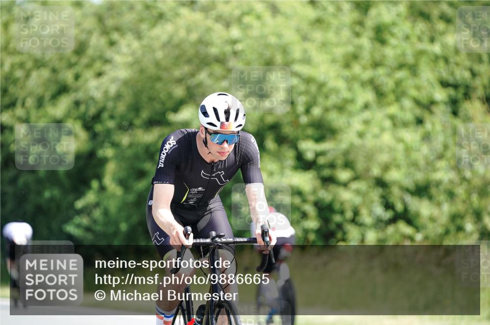 21.06.2026 - Viking Triathlon Michael Burmester http://msf.ph/oto/9886665 21.06.2026 11:27:39 Radfahren 122, 301, 315, 357, 357, 417, 417, 438, 450, 513, 567, 670 meine-sportfotos.de